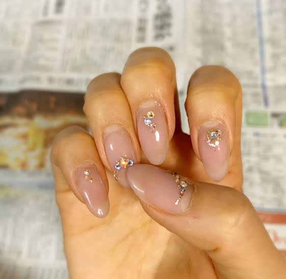 あっという間に爪が伸びて、またネイルしたくなっちゃった！