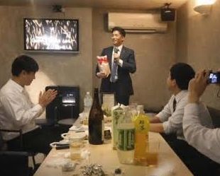 カラオケで「あの曲」が繋ぐ、夜の素敵な出会い