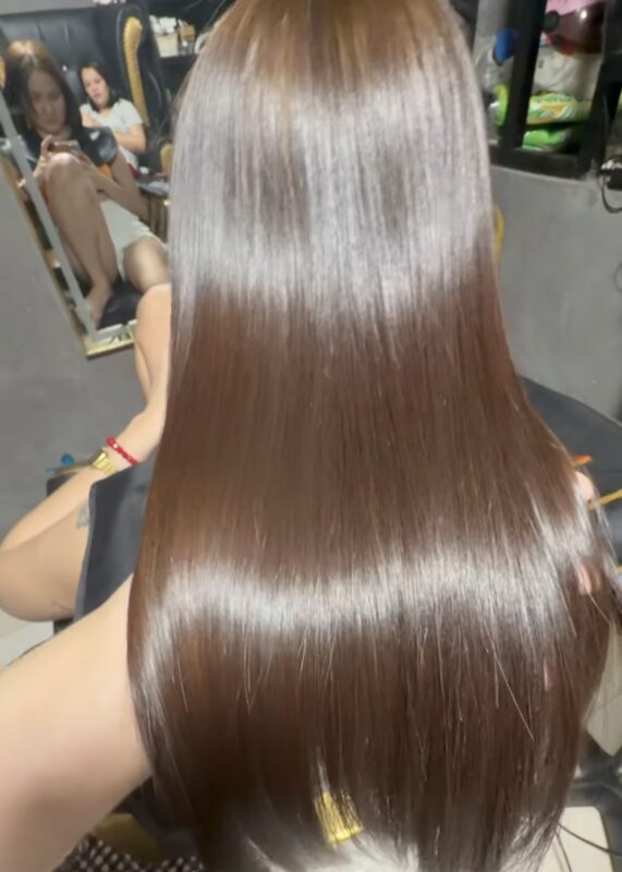 今日の私、ヘアカラーとストレートパーマで心機一転！気分は上々♡